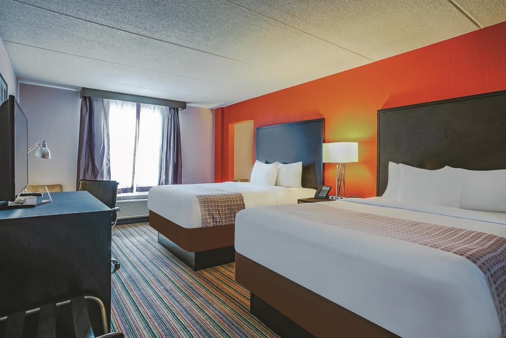 Holiday Inn & Suites Philadelphia-Runnemede/Exit 3-New Jersey Turnpike Exterior photo