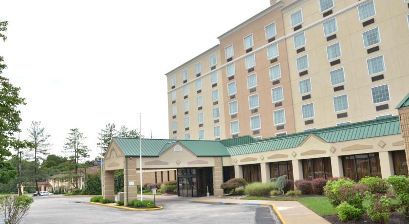 Holiday Inn & Suites Philadelphia-Runnemede/Exit 3-New Jersey Turnpike Exterior photo